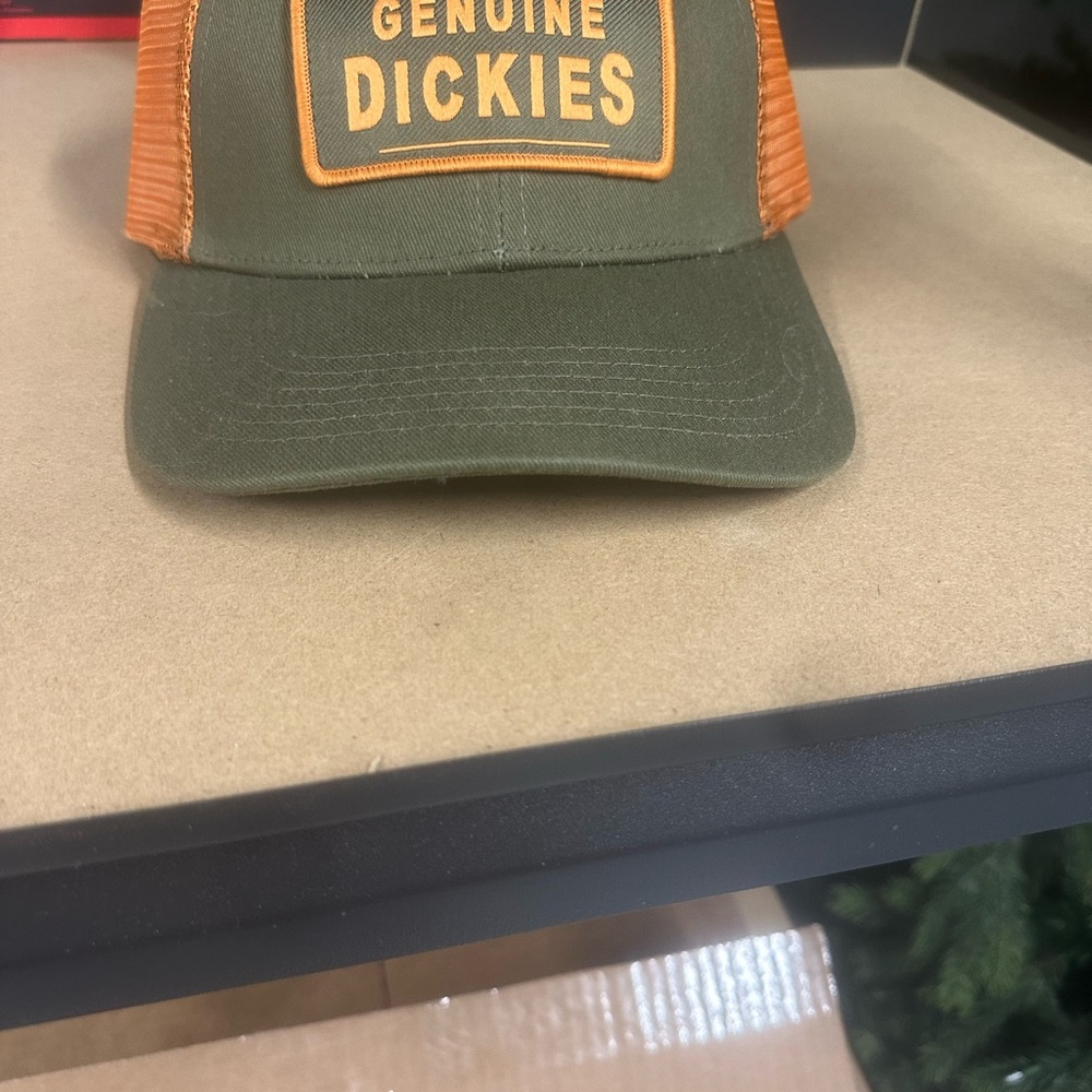Original dickies truckers snap back cap